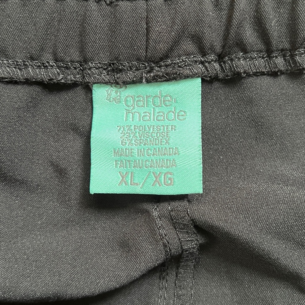 Women’s Black Garde Malade scrub pants with Teal Accents - Picture 4 of 6